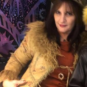 Meet your Posher, Linda